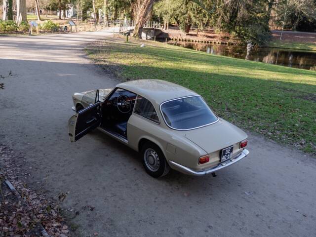 Alfa Romeo Giulia GT 1300 Junior