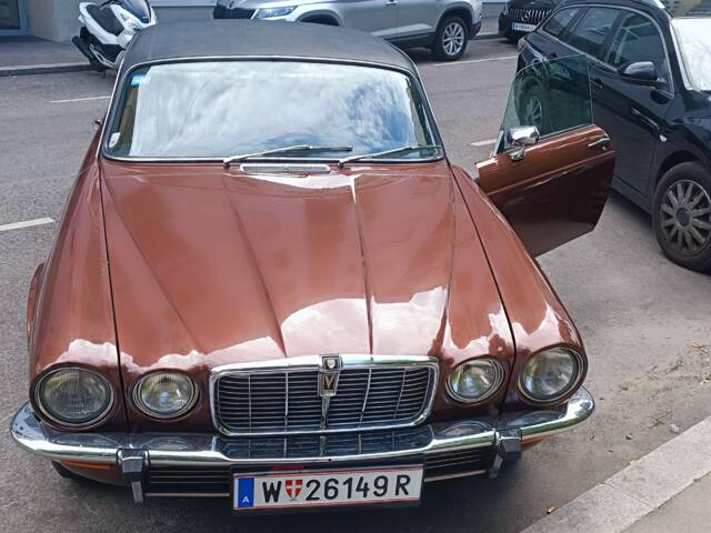 Immagine 1/26 di Jaguar XJ 5.3 C (1977)