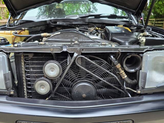 Mercedes-Benz 190 E 2.3-16