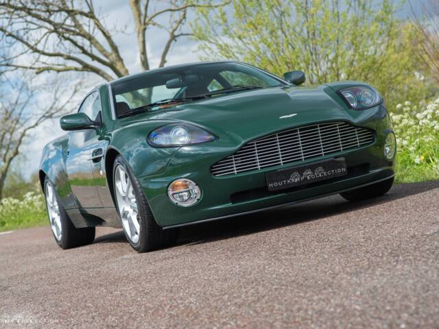 Aston Martin V12 Vanquish