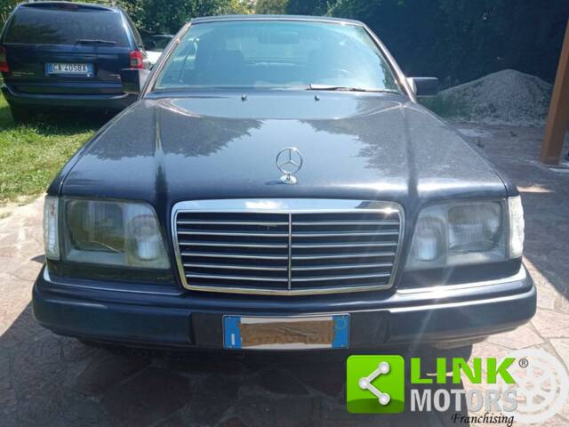 Image 1/8 of Mercedes-Benz 300 CE-24 (1992)