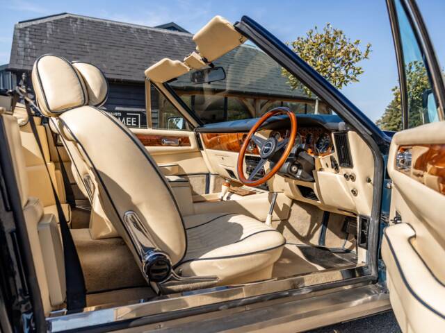 Aston Martin V8 Vantage Volante