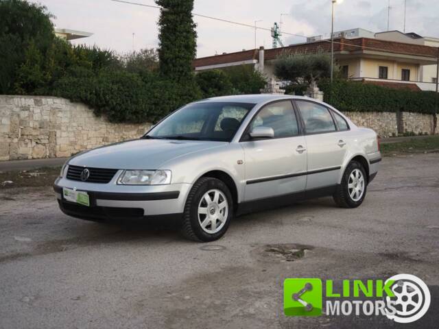 Afbeelding 1/10 van Volkswagen Passat Variant 1.9 TDI (1998)