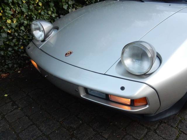 Porsche 928 S