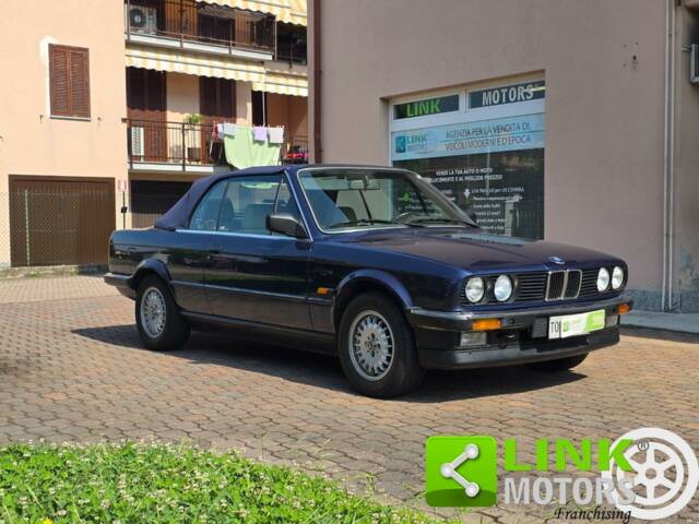 Bild 1/10 von BMW 320i (1987)