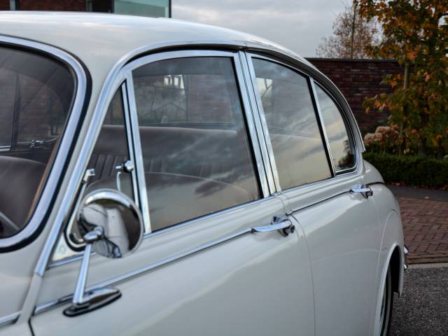 Jaguar Mk II 3.8
