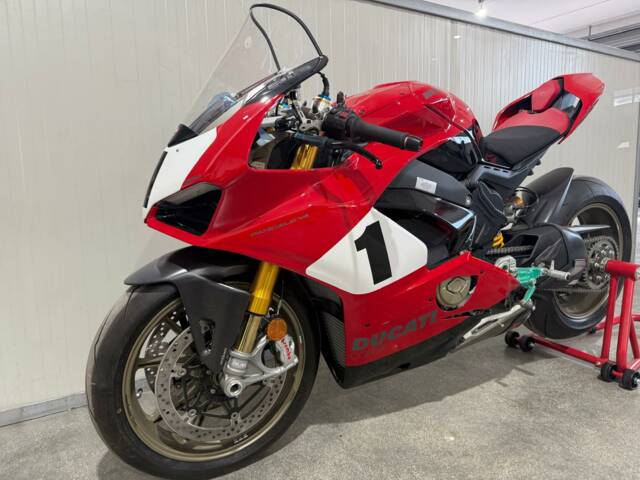 Ducati Panigale V4 R