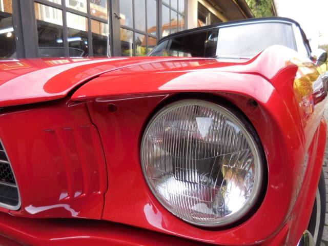 Ford Mustang 200