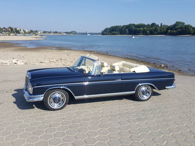 Mercedes-Benz 300 SE