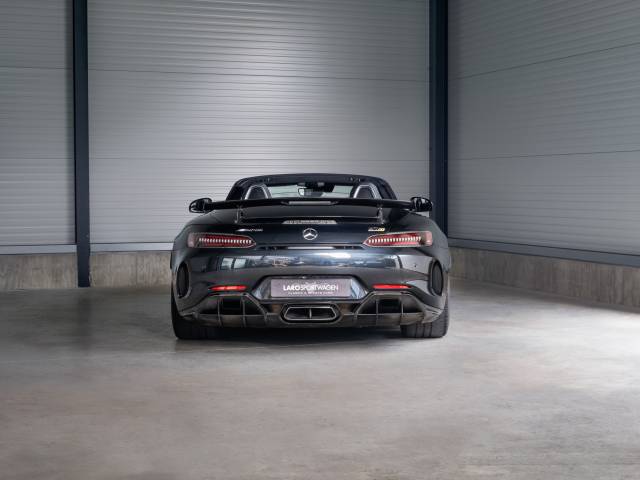 Mercedes-AMG GT-R