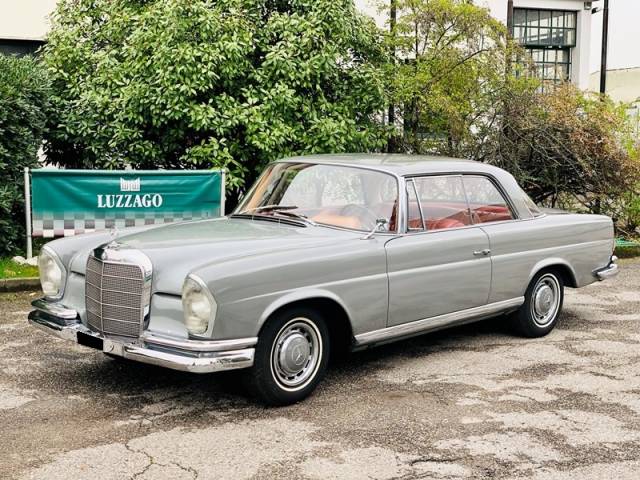 Image 1/40 of Mercedes-Benz 220 SE b (1964)