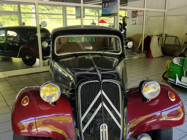 Image 1/9 of Citroën Traction Avant 11 BN Normale (1954)