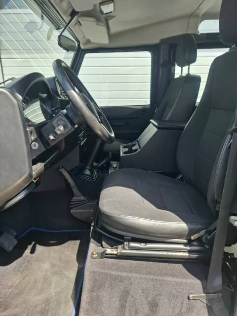 Land Rover Defender 110