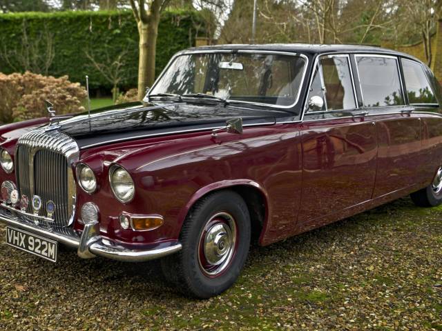 Image 1/46 of Daimler DS 420 (1974)