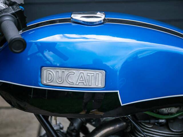 Ducati 750 GT