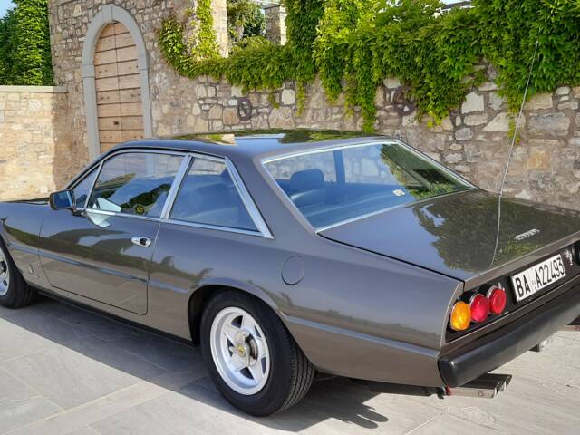 Ferrari 365 GT4 2+2