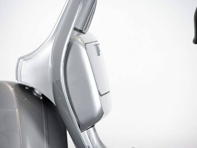 Piaggio Vespa P 200 E