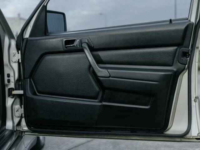 Mercedes-Benz 190 E 2.3-16
