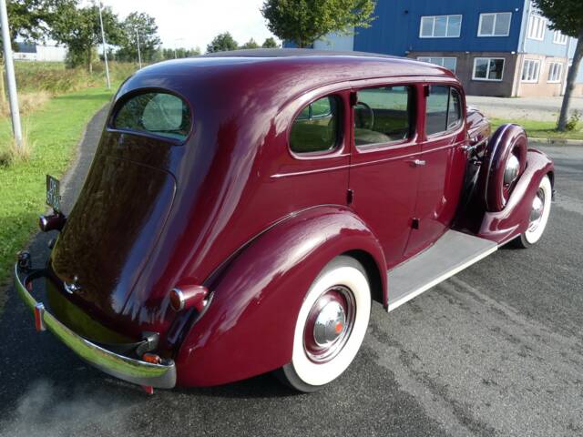 Packard eight