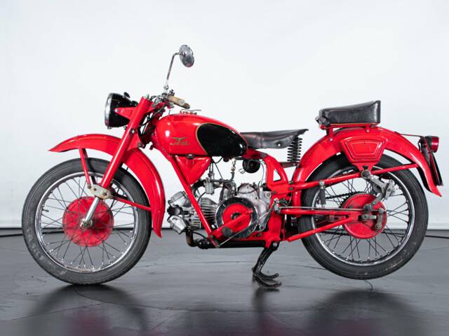 Image 1/50 de Moto Guzzi DUMMY (1955)