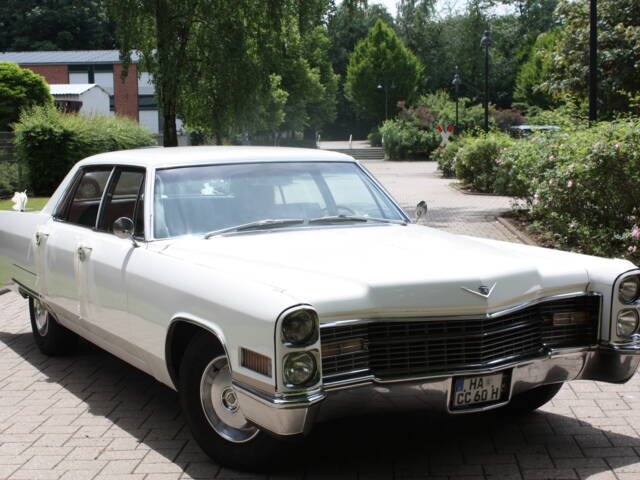 Image 1/8 de Cadillac 60 Special Fleetwood (1966)