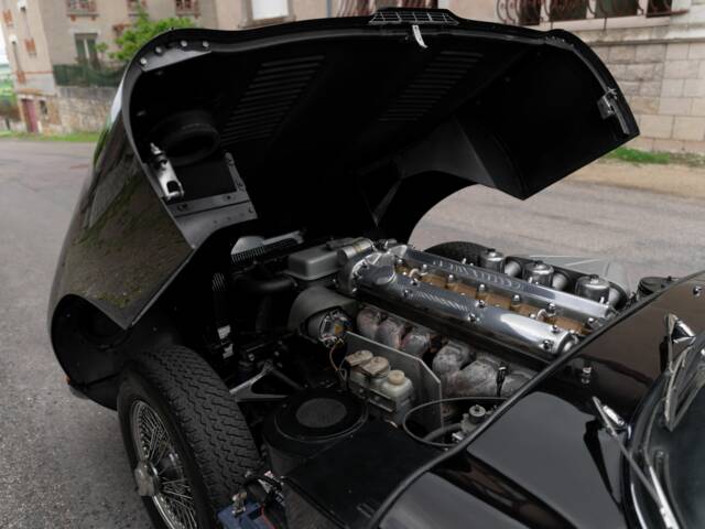 Jaguar E-Type 4.2