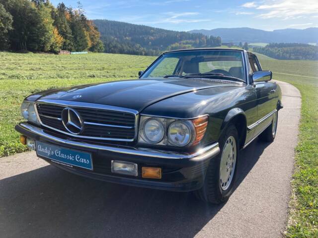 Mercedes-Benz 560 SL