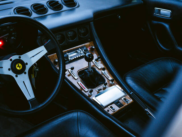 Ferrari 400i