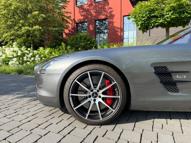 Mercedes-Benz SLS AMG GT Roadster