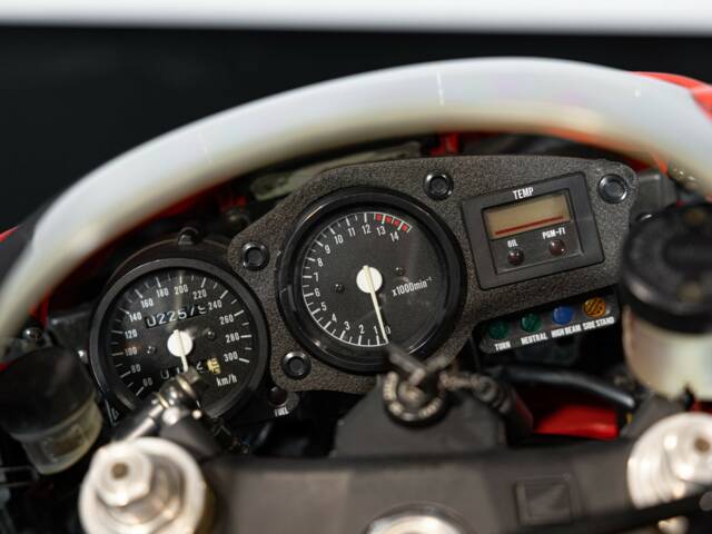 Honda RVF 750