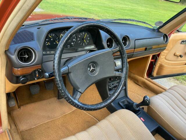 Mercedes-Benz 240 D