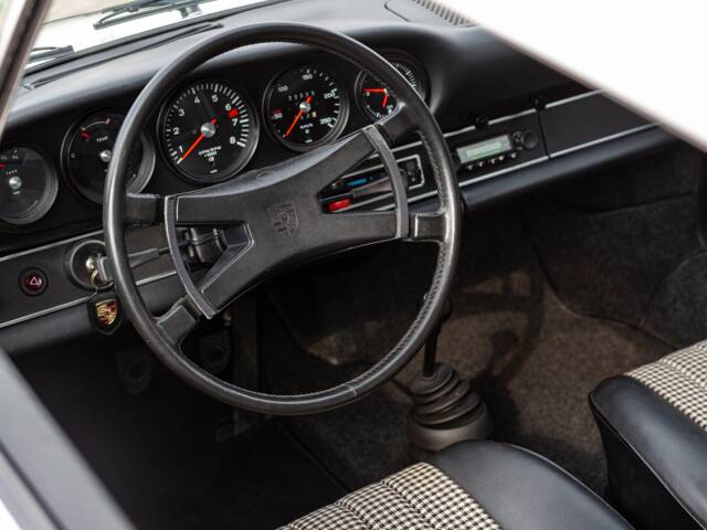 Porsche 911 2.4 T