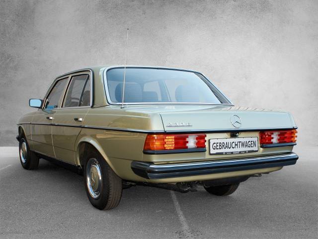 Mercedes-Benz 230 E