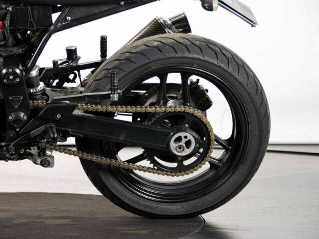 Triumph Trident 900