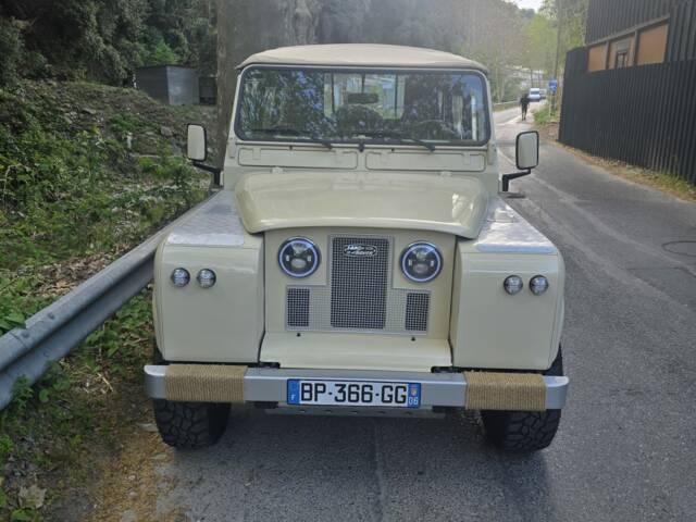 Land Rover 110