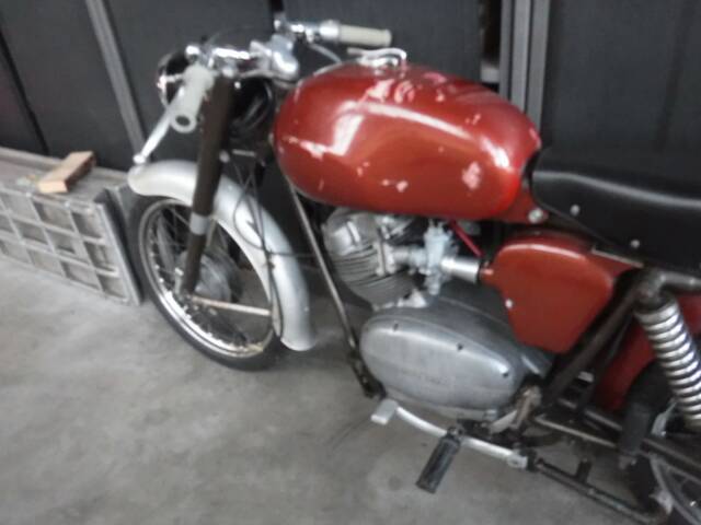 Moto Guzzi Stornello 125