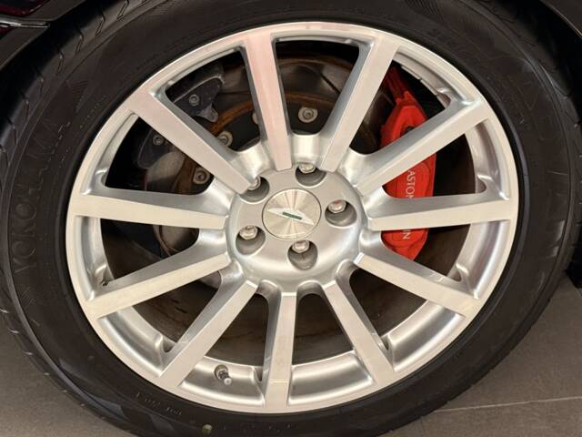 Aston Martin V12 Vanquish S Ultimate Edition