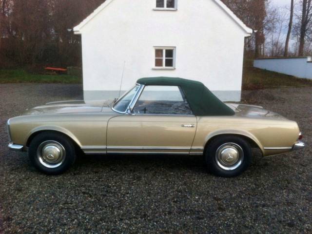 Mercedes-Benz 230 SL
