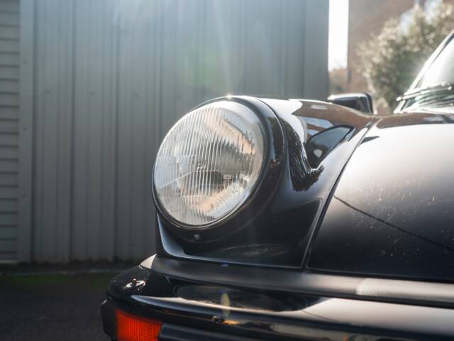 Porsche 911 Carrera 3.2 "#250.000 911"