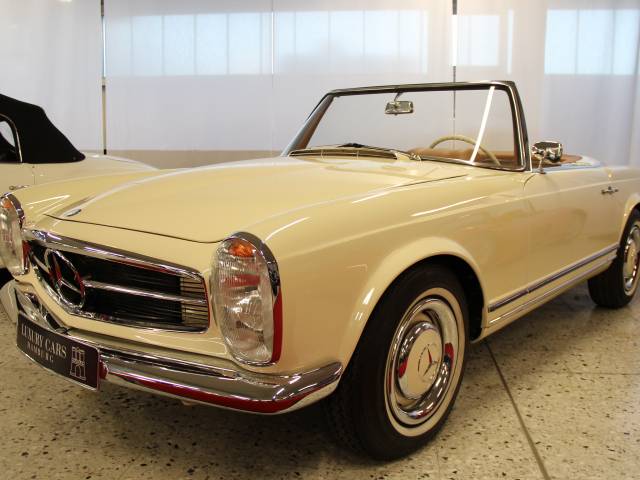 Mercedes-Benz 230 SL