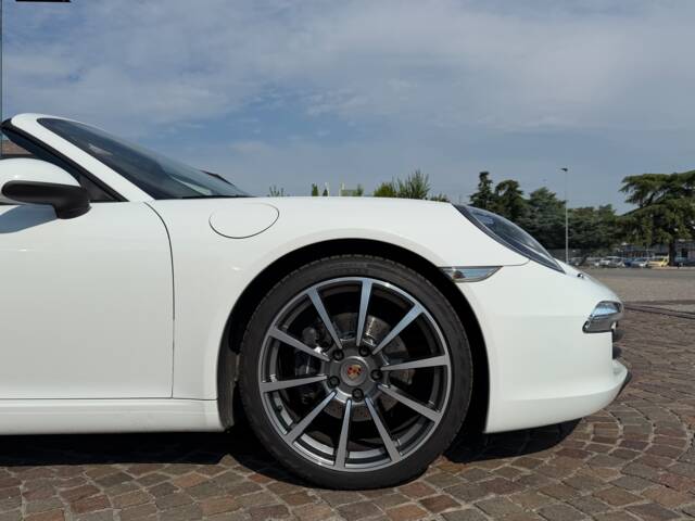 Porsche 911 Carrera