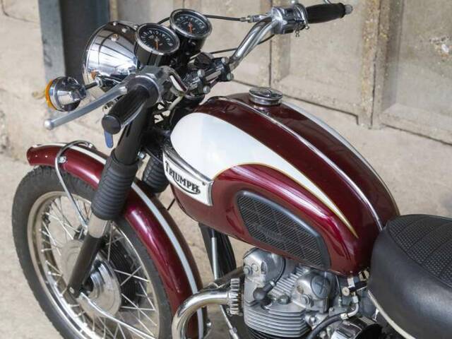 Triumph T 100 R Daytona