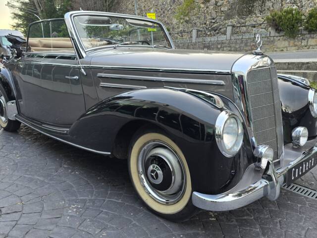 Mercedes-Benz 220 Cabriolet A