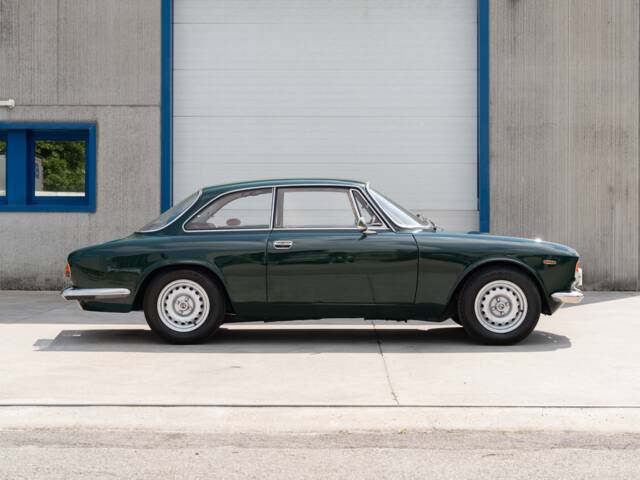Alfa Romeo Giulia GT 1300 Junior