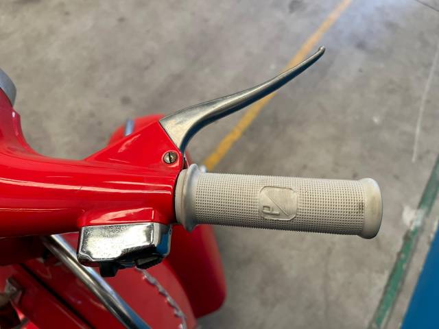 Piaggio Vespa 180 SS