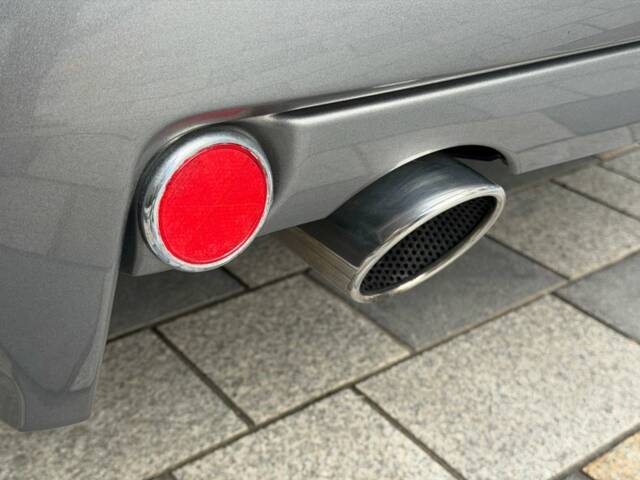 Aston Martin V12 Vanquish S