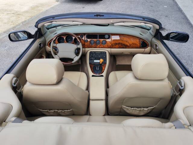 Jaguar XKR