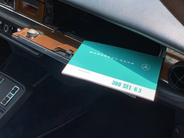 Mercedes-Benz 300 SEL 6.3