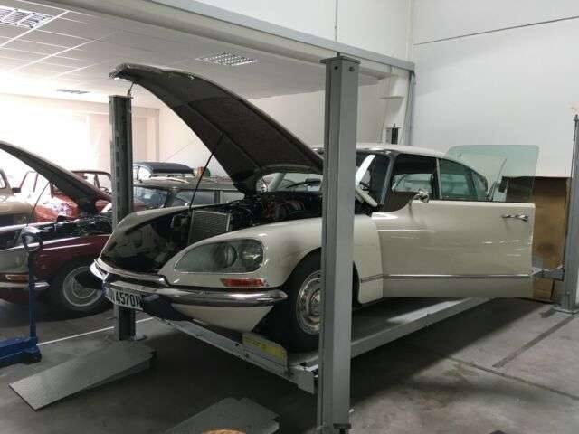Citroën DS 21 IE Pallas