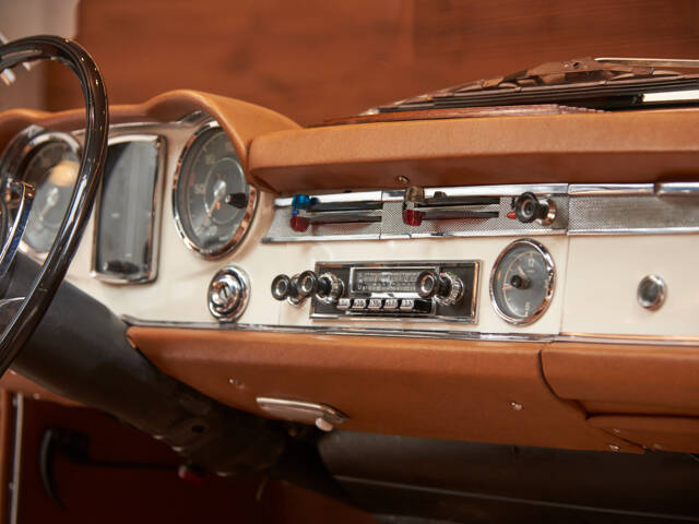 Mercedes-Benz 230 SL